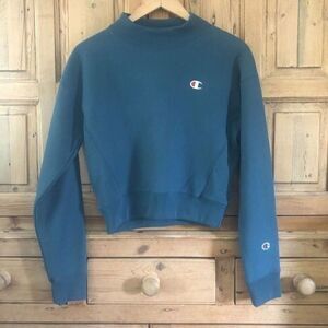 Champion Women's Size‎ Small Reverse Weave Crop Sweater Blue Logo Embroidered